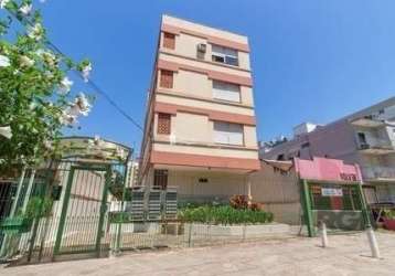 Apartamento de 1 dormitório, no bairro petrópolis, em localização privilegiada, a 4min. da praça encol. totalmente reformado, living 2 ambientes e banheiro social com armário e vidro box , piso porcel