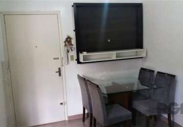 O apartamento&lt;br&gt;&lt;br&gt;todo mobiliado em excelente estado com a pintura nova, com 1 dormitório, sala, cozinha americana, área de serviço e banheiro social. muito bem arejado, iluminado, pron