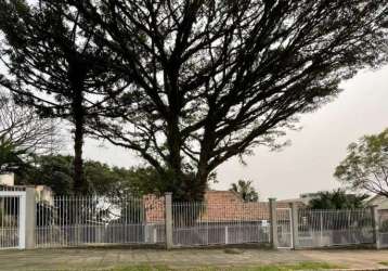 Casa excelente em  construção sólida, com materiais de 1a. qualidade, estruturas e esquadrias em madeiras nobres(pinho, cedro mará, itaúba e angelim).  são 1.328m2 de terreno (30,2 x 44), sua área pri