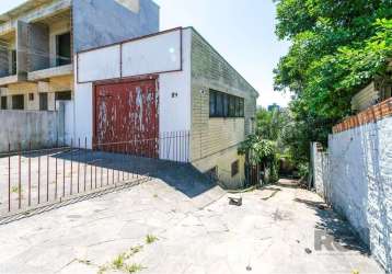 Apresentamos uma magnífica casa à venda, localizada no acolhedor bairro do jardim itu em porto alegre, rs. essa ótima oferta residencial está situada na rua paul harris, próximo da praça dos patos, em