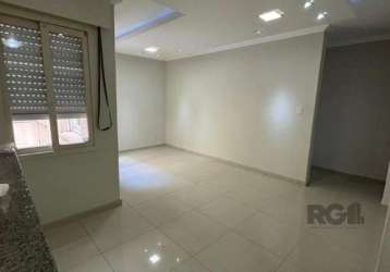 Apartamento de dois quartos situado no bairro cristo redentor &lt;br&gt;reformado recentemente&lt;br&gt;semi mobiliado