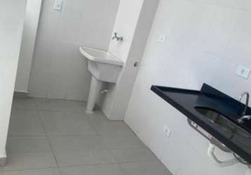 Apartamento com 2 dormitorios na região da vila re