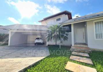 Casa alto padrão na escola agrícola, com 3 dorms/ 2 suítes/ 281m² área util