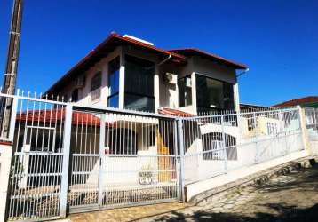 Deslumbrante casa localizada na trindade