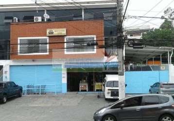 Prédio comercial e residencial