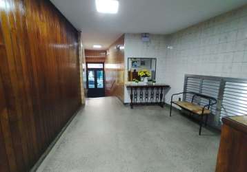 Apartamento composto de sala um quarto e area de serviços, centro rio de janeiro