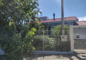 Casa com 3 quartos à venda na rua padre jorge sedelmayr s j, 15, vila ipiranga, porto alegre por r$ 650.000