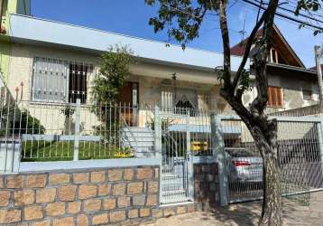 Casa com 5 quartos à venda na travessa anunciada, 69, vila ipiranga, porto alegre por r$ 780.000