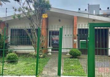 Casa com 3 quartos à venda na rua gaston englert, 215, vila ipiranga, porto alegre por r$ 850.000