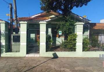 Casa com 3 quartos à venda na avenida benno mentz, 884, vila ipiranga, porto alegre por r$ 1.100.000