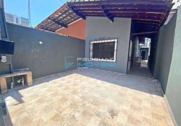 Casa em condomínio fechado com 2 quartos à venda na rua pajé, tupi, praia grande, 60 m2 por r$ 395.000