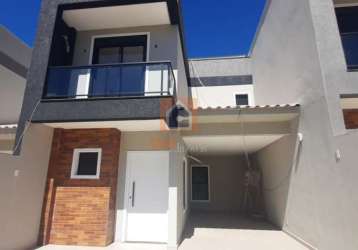 Triplex à venda no bairro de órfãs