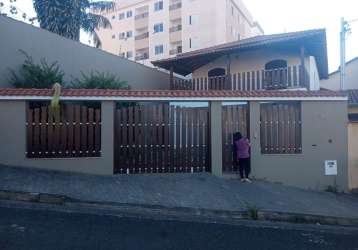 Casa com 4 quartos à venda no jardim das azaléias, poços de caldas , 237 m2 por r$ 850.000