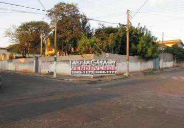 Casa no bairro centro na cidade de  agudos;