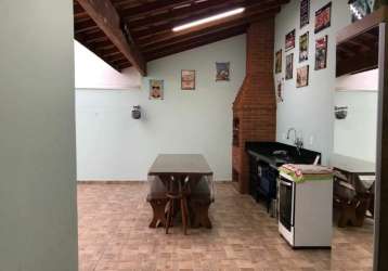 Casa condomínio/ 65 m²/ 2 dorm/ área gourmet/ ac. américo figueiredo