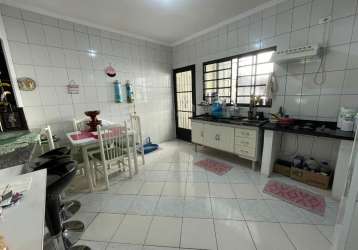 Sobrado c/ salão comercial à venda/ 2 dorm./ ac. comendador oetterer