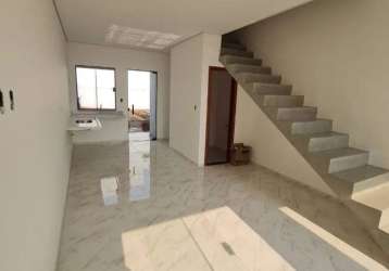 Lindo sobrado com 85 m²/ 2 suítes/ lavabo/ 2 vagas/ jd. simus/ só 450 mil