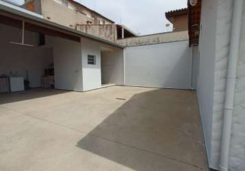 Casa térrea com 100 m²/ 3 dorm./ suíte/ área gourmet/ 9 vagas/ jardim simus