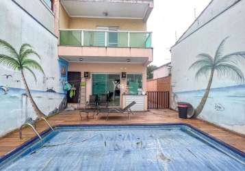 Sobrado com piscina e 03 vagas localizado na vila assunção em santo andré.