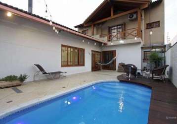 Casa à venda semi mobiliada, com 4 quartos e 3 banheiros, 1 suíte, piscina à venda, 274 m² , bairro jardim itú sabará