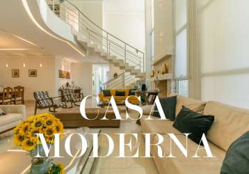 Casa moderna, luxuosa e ambientes amplos