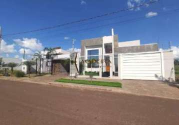 Vende-se linda casa com 3 quartos