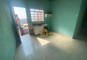 Casa com 1 dormitório para alugar, por r$ 900/mês - vila universal - barueri/sp! contato: suit (11) 94584-8250