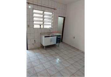 Casa compartilhada para alugar 3 comodos