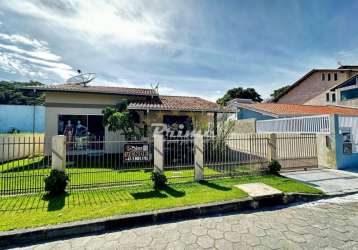 Belíssima casa á venda no bairro josé amândio - bombinhas/sc