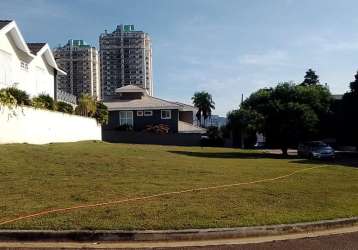 Excelente terreno de 492 m2 no condominio quinta das laranjeiras, localizado entre a av 9 de jullho e av jundiai, esquina mercado dom olivio na rua do retiro, terreno plano em otima localização no con