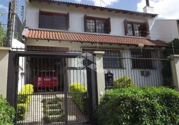 Casa em condomínio fechado com 5 quartos à venda na rua miracema, 27, chácara das pedras, porto alegre, 165 m2 por r$ 1.500.000