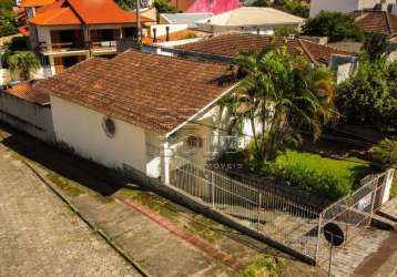 Casa com 3 quartos à venda na rua josé lins do rêgo, 195, bom abrigo, florianópolis por r$ 990.000