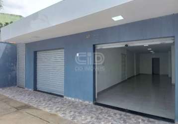 Salão comercial com aproximadamente 65 m² no bairro areão