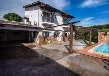 Casa com 4 suítes e piscina no jardim califórnia