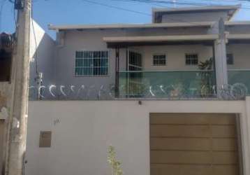 Excelente casa geminada em a“tima localizaa‡aƒo no bairro saƒo luiz em contagem