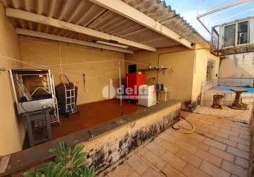 Casa à venda, 6 quartos, 1 suíte, 4 vagas, custódio pereira - uberlândia/mg