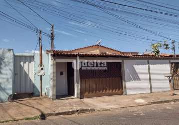 Casa de colônia à venda, 3 quartos, 1 vaga, segismundo pereira - uberlândia/mg