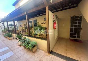 Casa comercial disponível para locação/venda no bairro martins em uberlândia-mg