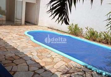 Casa excepcional com piscina e área gourmet no bairro d. zulmira