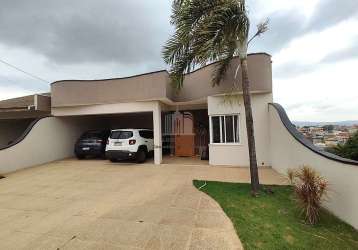 Casa à venda no  condomínio colina dos coqueiros, em valinhos, 3 quartos, 1 suíte com closet e varanda,  escritório, churrasqueira e piscina com  deck