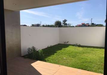 Linda casa residencial de 3 dormitórios no campeche