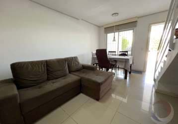 Excelente apartamento de 2 dormitórios no campeche