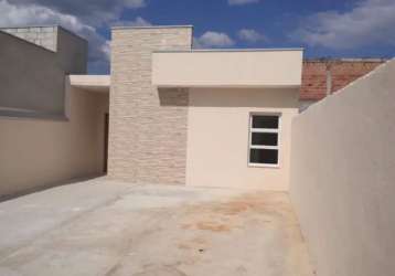 Casa térrea, 2 dormitórios ( 1 suíte), 4 vagas, quintal amplo - setville - sjc.