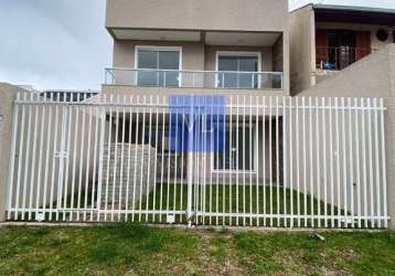 Sobrado novo no bairro alto de frente pra rua