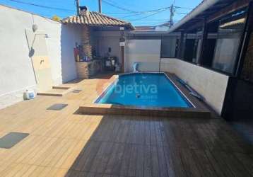 Casa duplex, 5 quartos com edícula, parque burle - cabo frio - rj