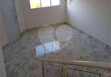 Casa em condomínio fechado com 3 quartos à venda na rua tainá, 226, villas do jaguari, santana de parnaíba, 138 m2 por r$ 800.000