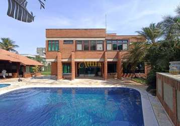 Casa 4 suítes, piscinas, 6 vagas, cond.fechado, enseada