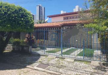 Casa condomínio fechado - avenida paulo vi - pituba