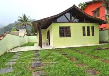 Ubatuba, horto - vila verde -  belíssima casa com 3 dormitórios, sala, cozinha e banheiros.