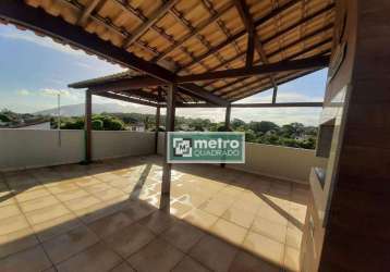 Apartamento com terraço / cobertura (2 andares) à venda no bairro extensão serramar/rio das ostras:   apartamento com 57m², sala integrada com cozinha